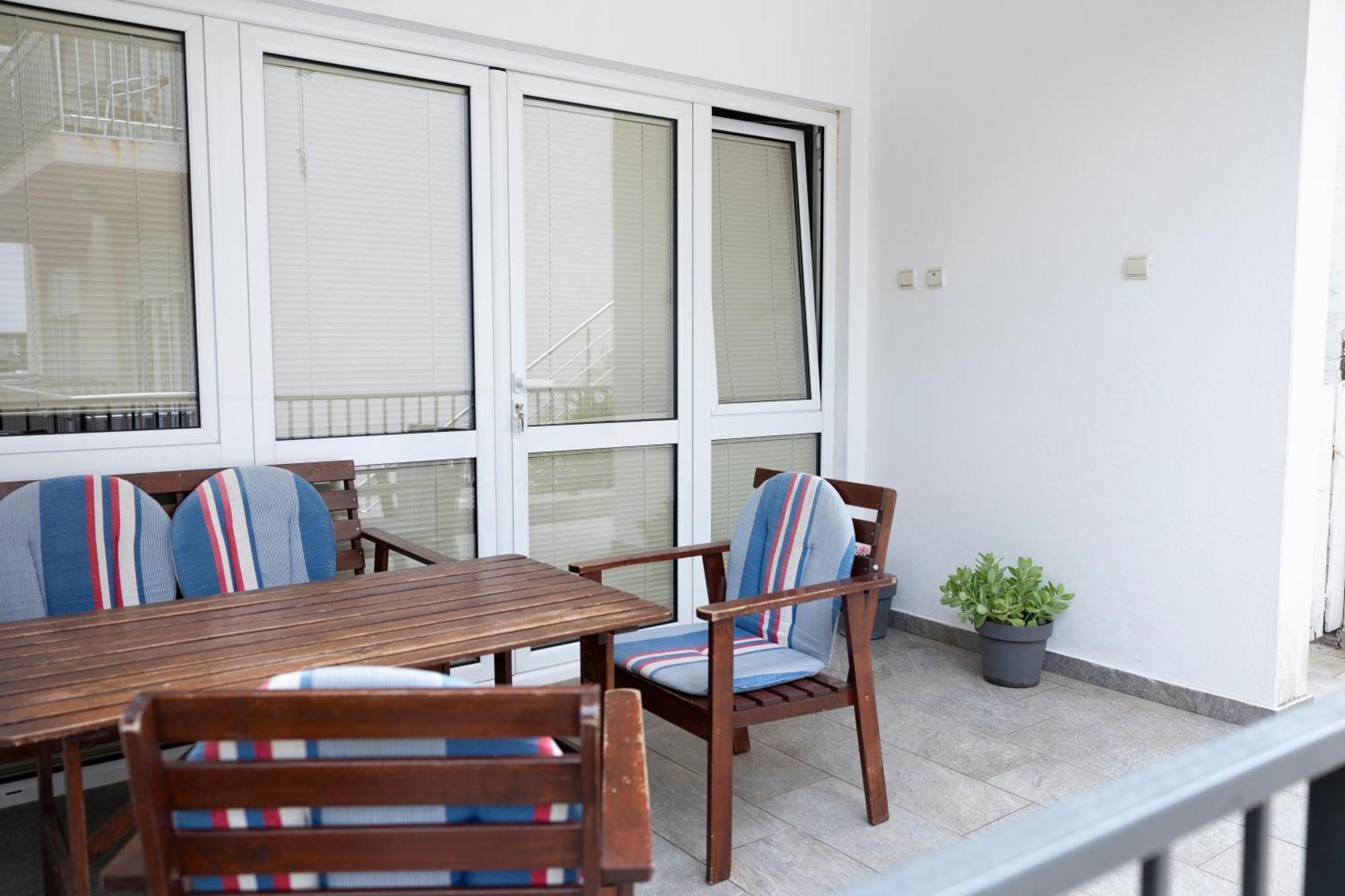 Three Palms Apartments Novakovic Петровац Экстерьер фото